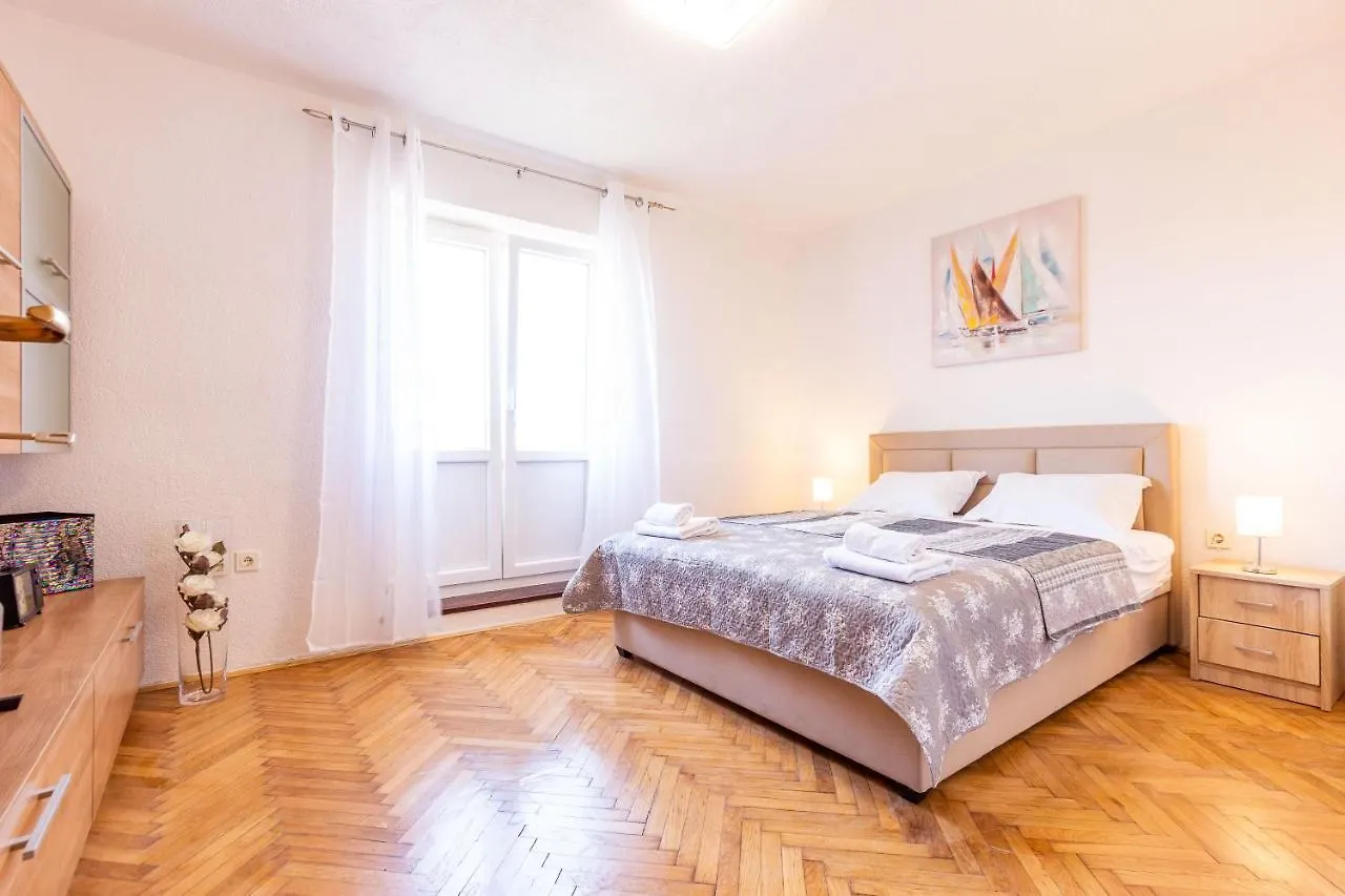 Bobo Central 2Br Apartment Zadar