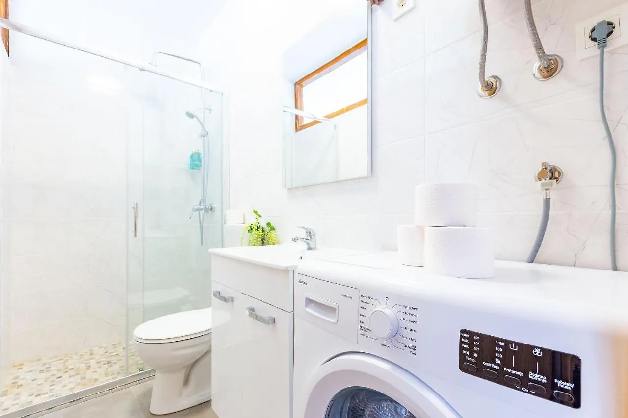 Bobo Central 2Br Apartment Zadar