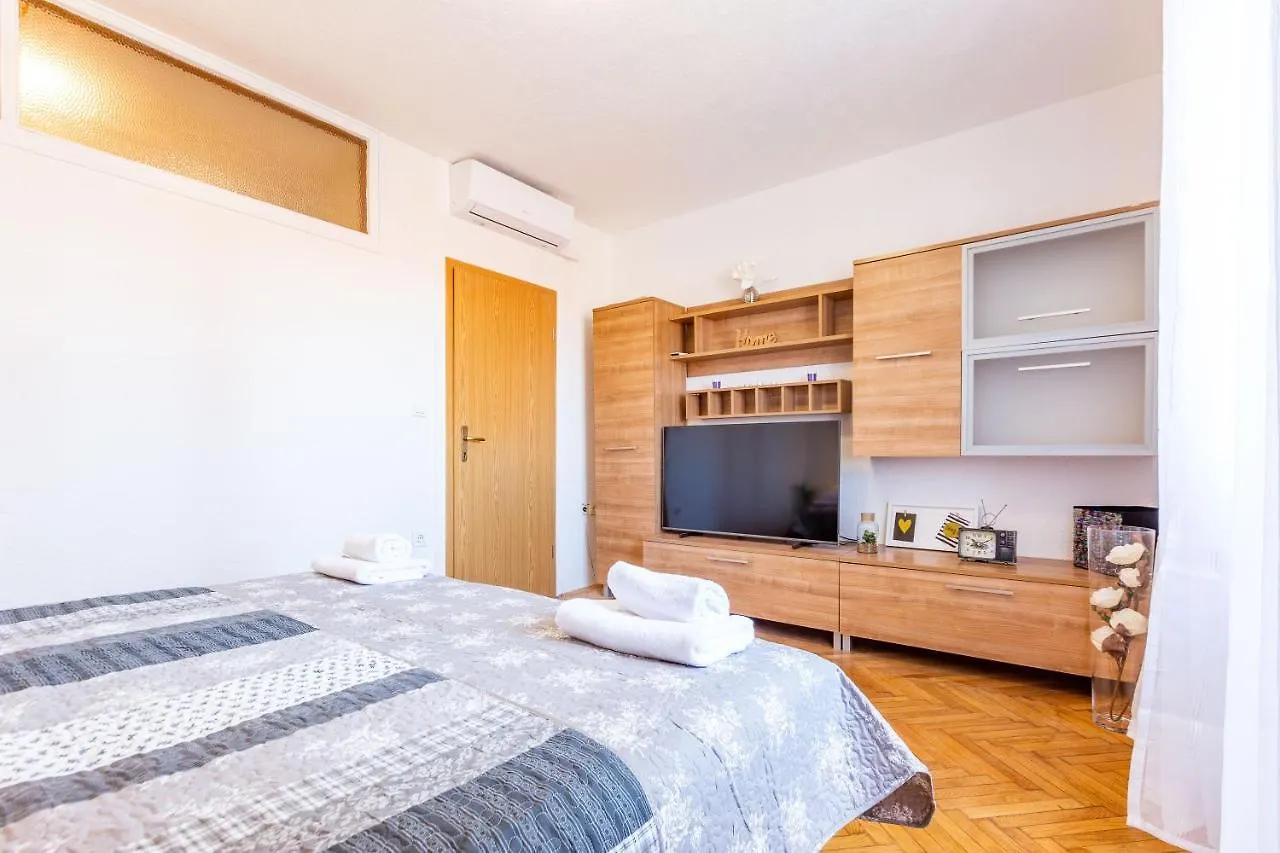 Bobo Central 2Br Apartment Zadar