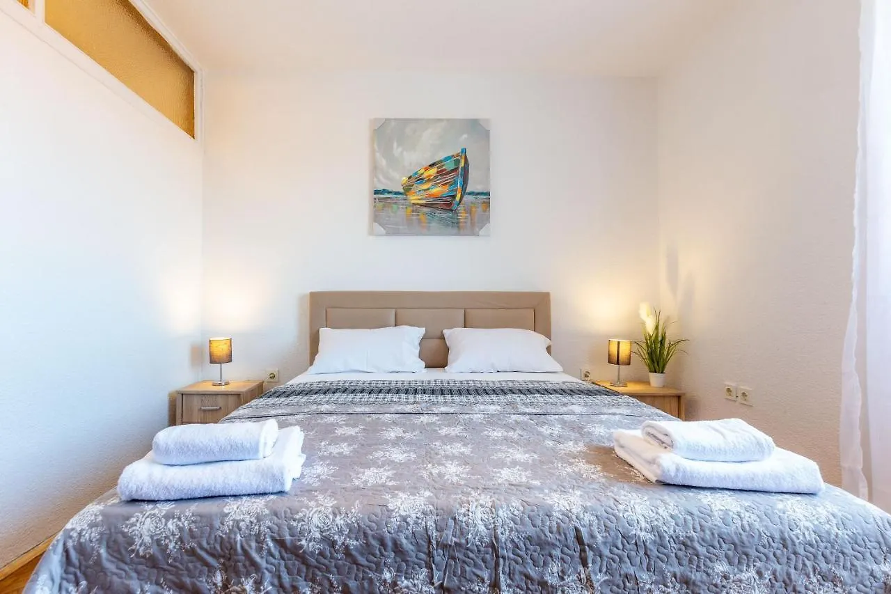 Bobo Central 2Br Apartment Zadar