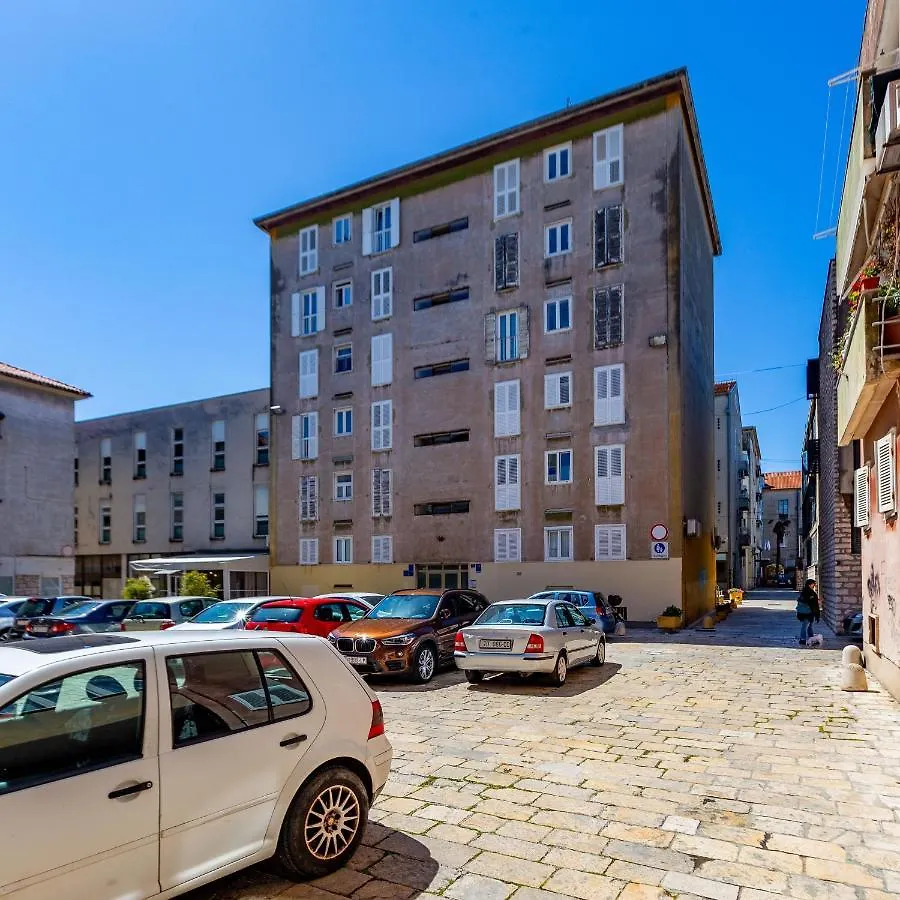 Bobo Central 2Br Apartment Zadar