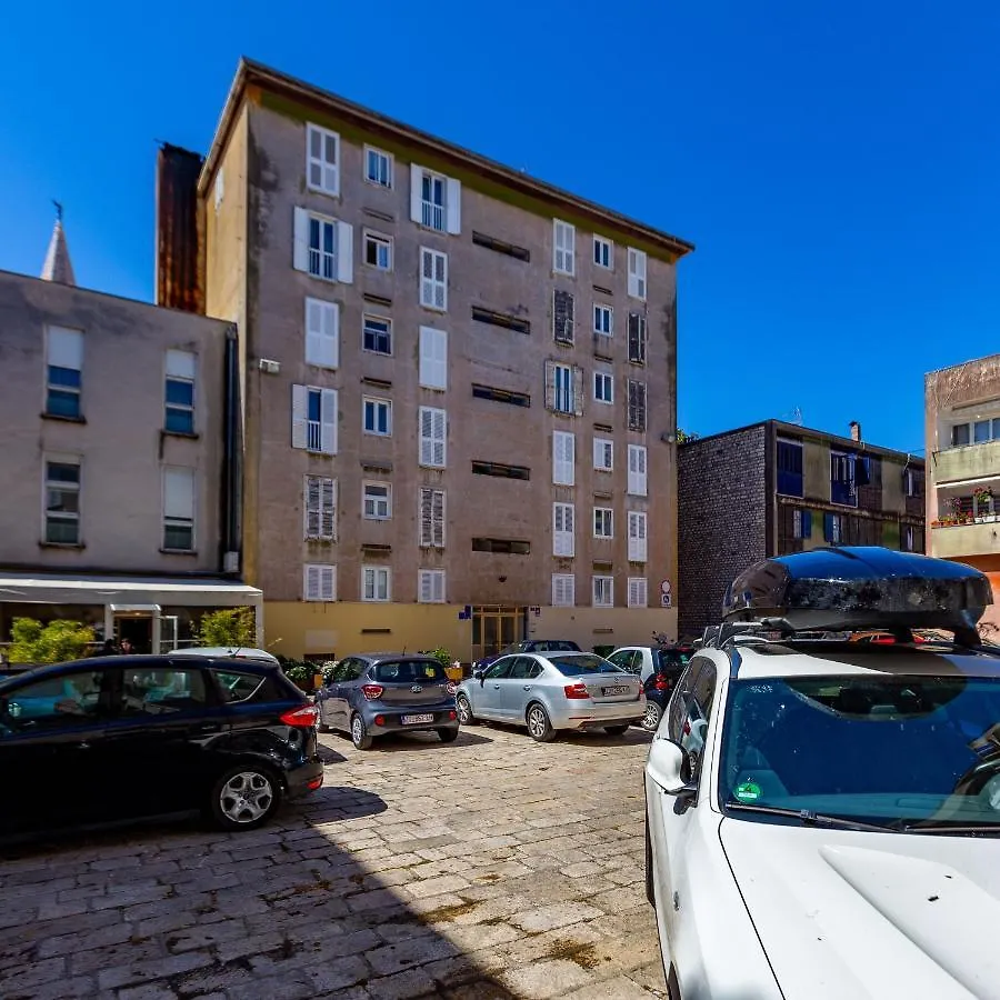 Bobo Central 2Br Apartment Zadar